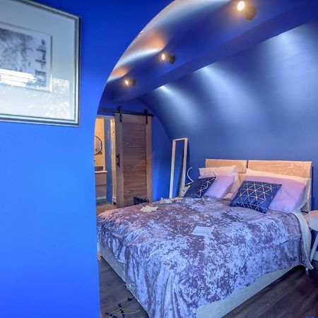 Quirky Vaulted Flat With Terrace Apartamento Bath Exterior foto