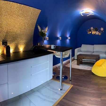 Quirky Vaulted Flat With Terrace Apartamento Bath Exterior foto