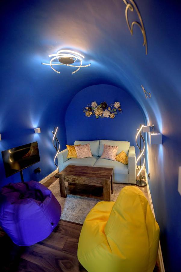 Quirky Vaulted Flat With Terrace Apartamento Bath Exterior foto