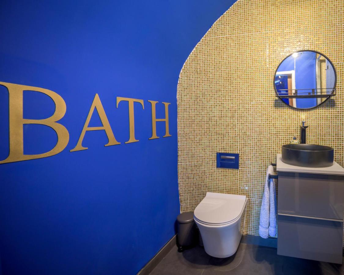 Quirky Vaulted Flat With Terrace Apartamento Bath Exterior foto