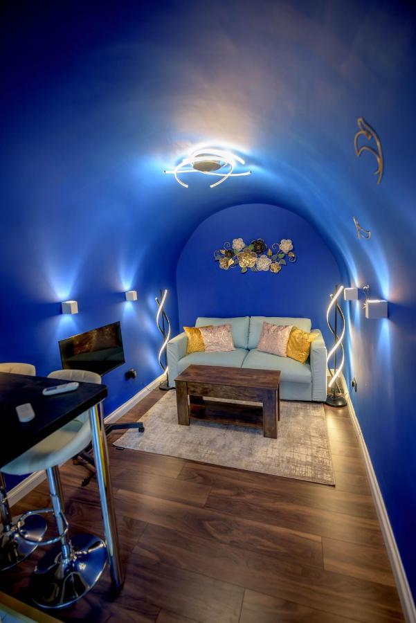 Quirky Vaulted Flat With Terrace Apartamento Bath Exterior foto