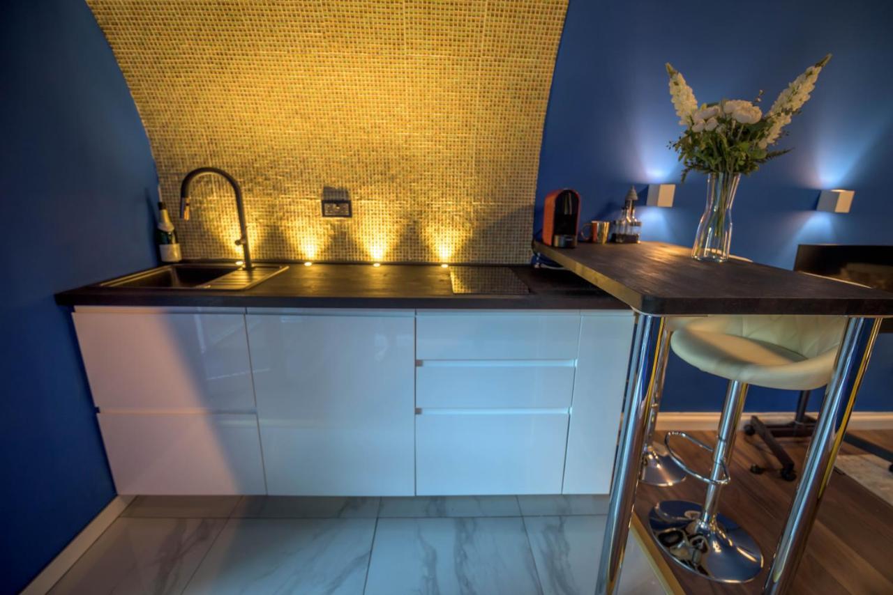 Quirky Vaulted Flat With Terrace Apartamento Bath Exterior foto