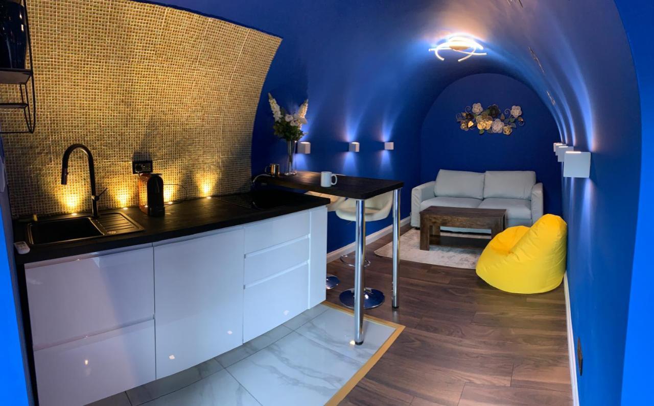 Quirky Vaulted Flat With Terrace Apartamento Bath Exterior foto