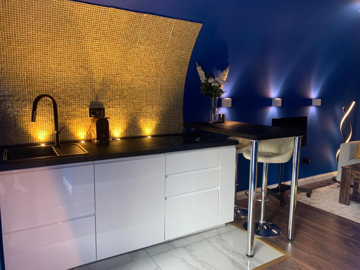 Quirky Vaulted Flat With Terrace Apartamento Bath Exterior foto